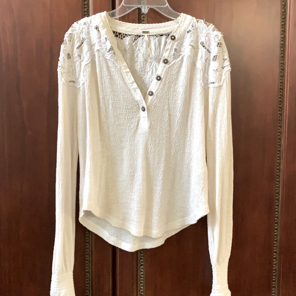 Like new! Free People textured Henley with embroidered inlay.